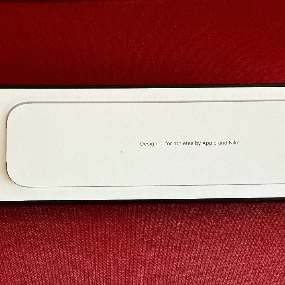 Apple Watch A2352 SE Silver gps/cell 40mm Nike All Original With Box - Picture 9 of 9